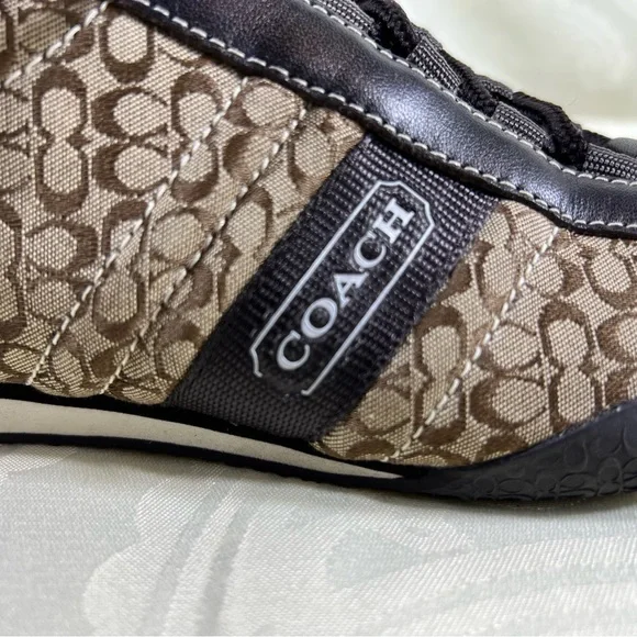 8.5 Coach Kelsie - Picture 11 of 11